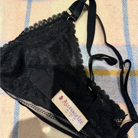 Accessorize Black Lace Bralette - Picture 1 of 3